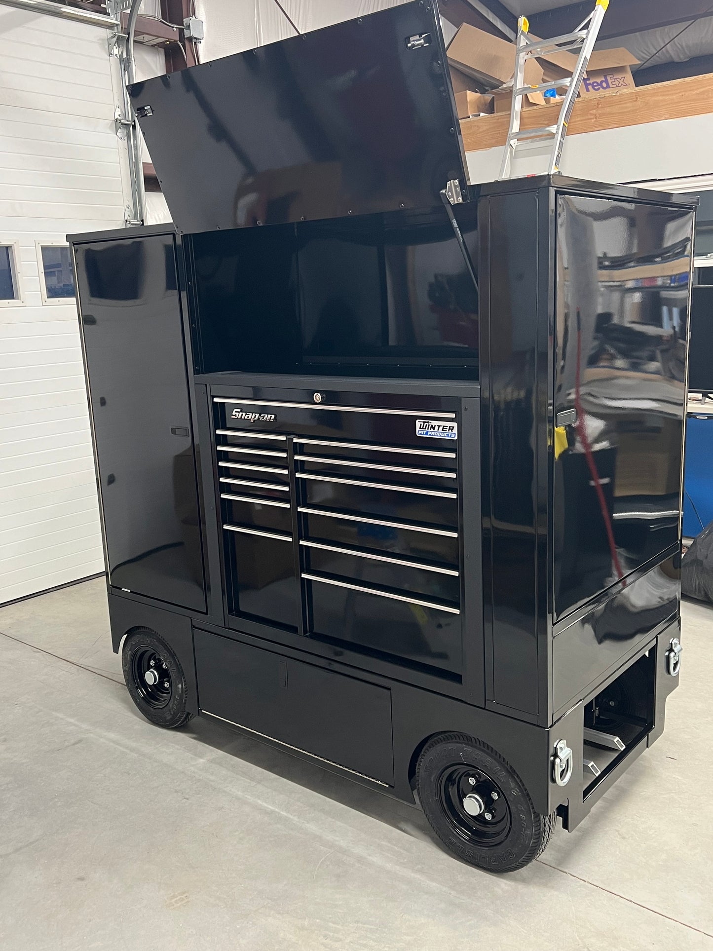 Velocity Series Pit Box