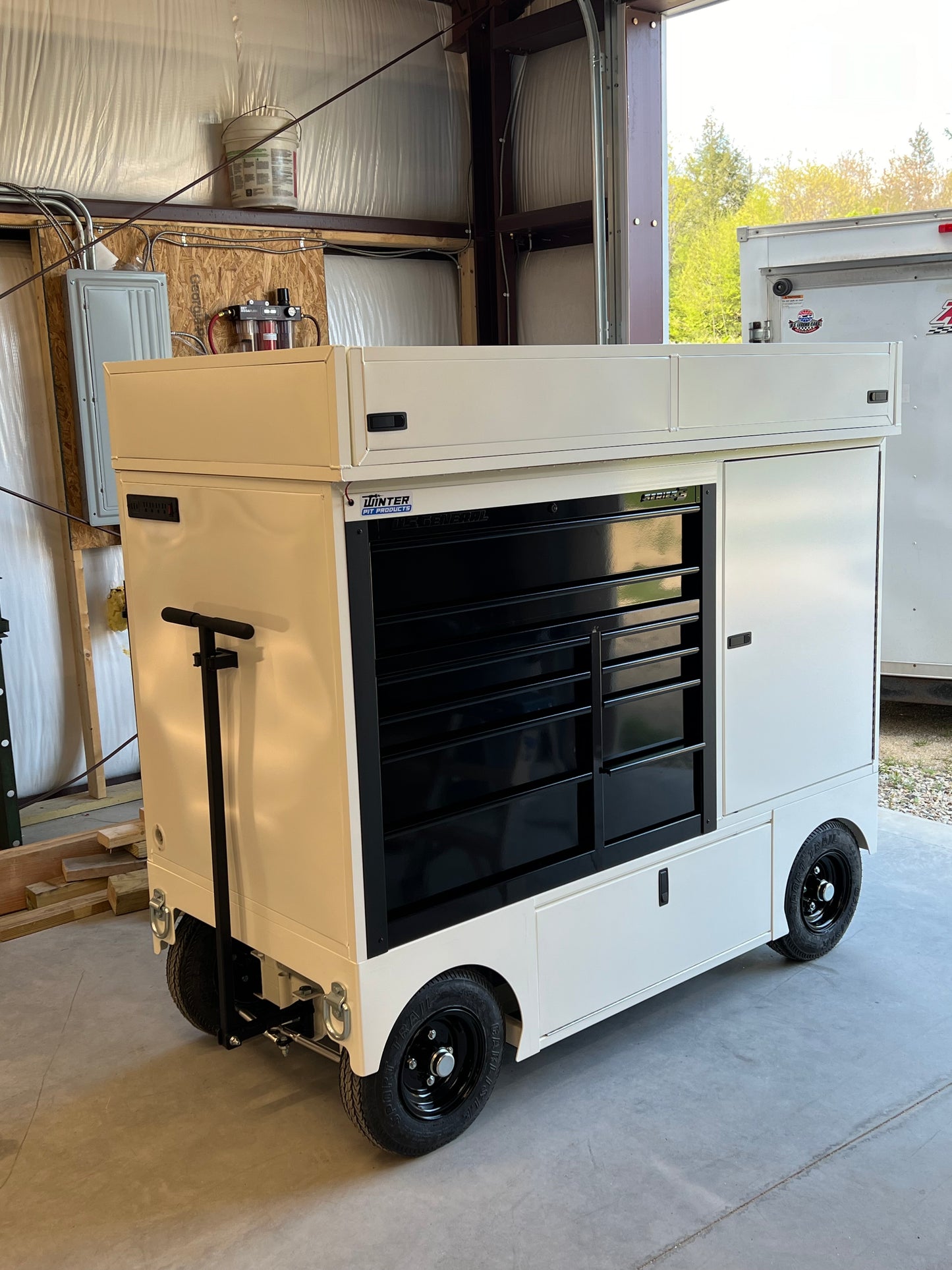 Revolution Series Pit Box