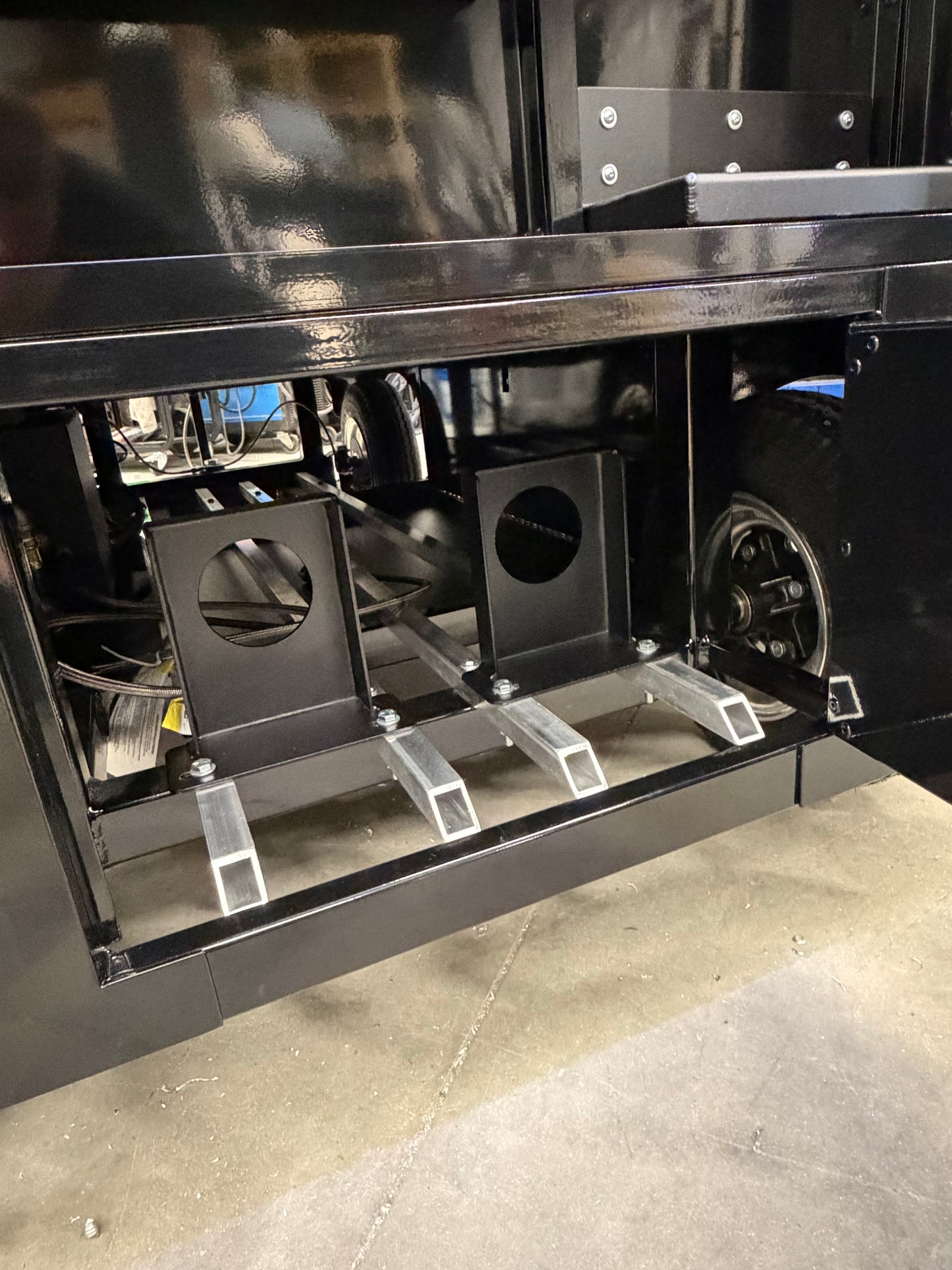 Velocity Series Pit Box