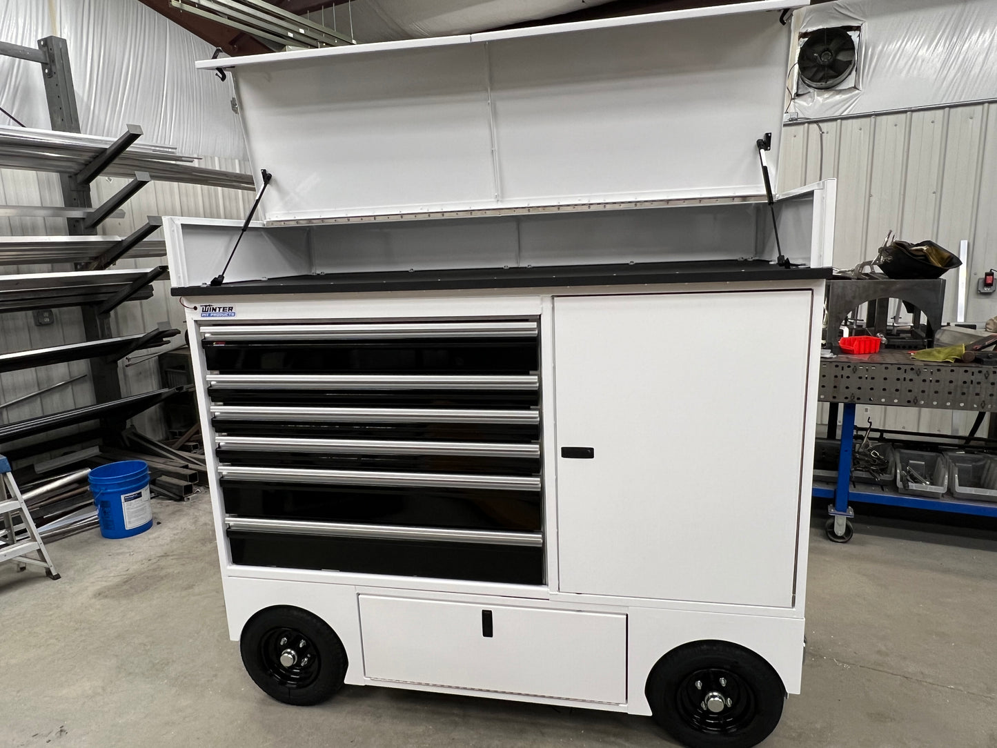 Revolution Series Pit Box